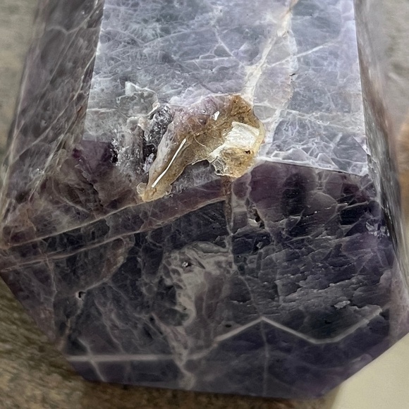 Chevron Amethyst Obelisk Tower - Picture 8 of 8